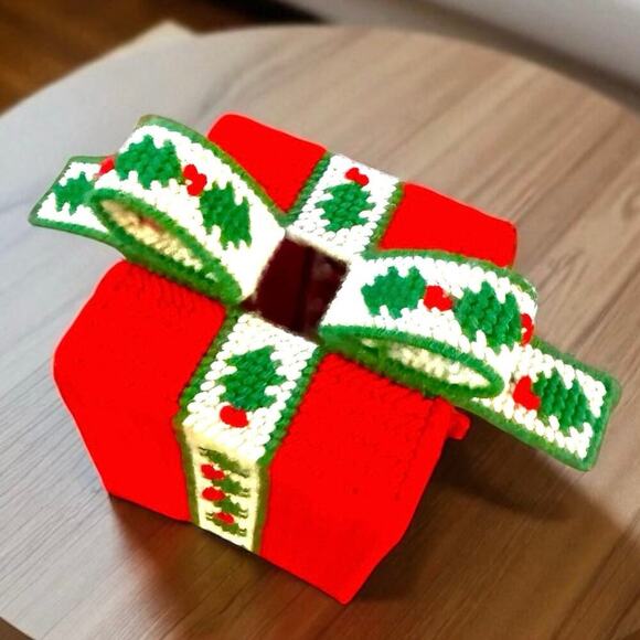 Vintage Needle Point Christmas Tissue Box Cover - Picture 3 of 5